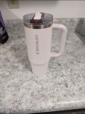 Stanley 30 oz. Quencher Flip Straw Tumbler